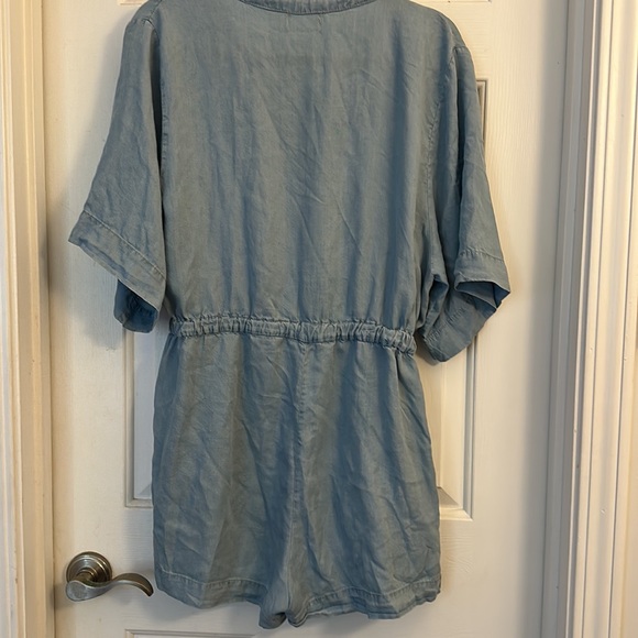 Heroes and dreamers chambray short sleeve button romper large blue 100% tencel - Picture 4 of 6